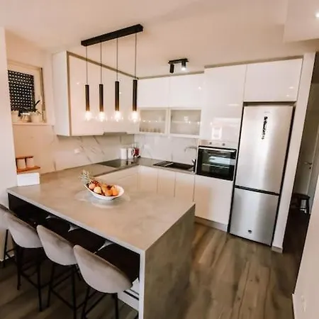 Apartman Emadora *