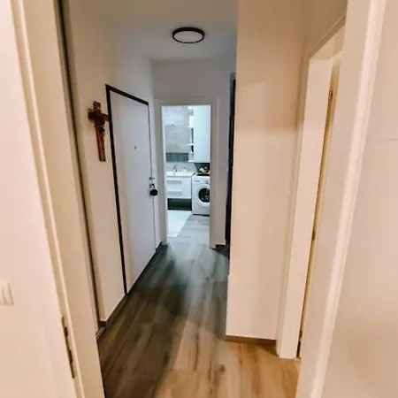 Apartman Emadora *