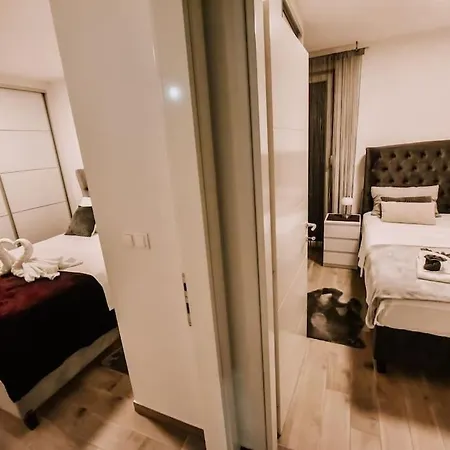 Emadora Apartman *